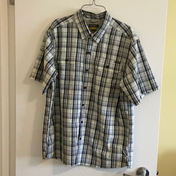 Men’s Seersucker Shirt - Picture 3 of 9